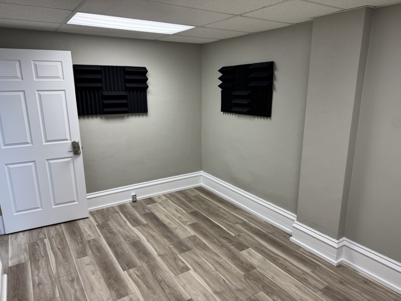 Office space 28 W. 3rd #B3