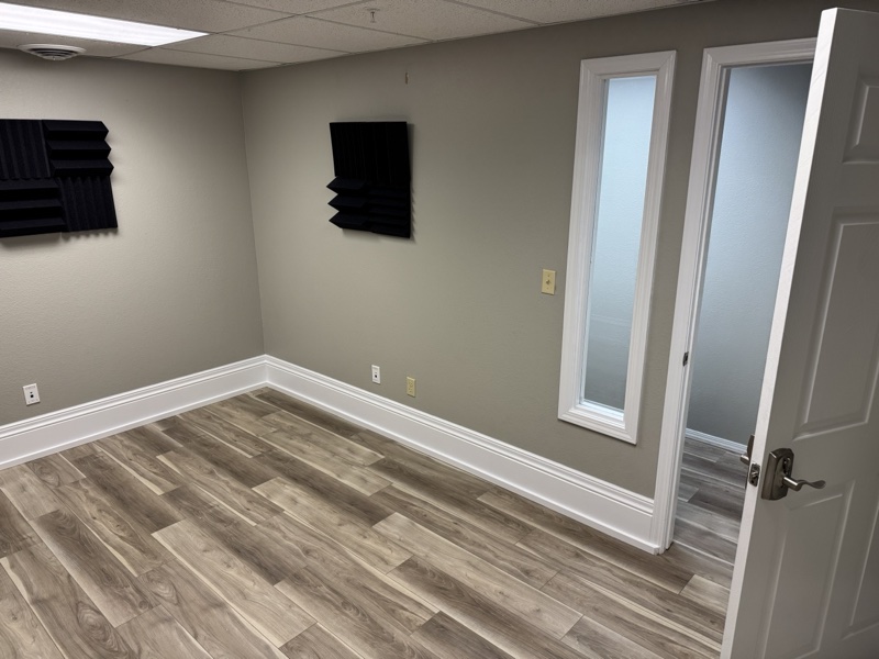 Office space 28 W. 3rd #B9